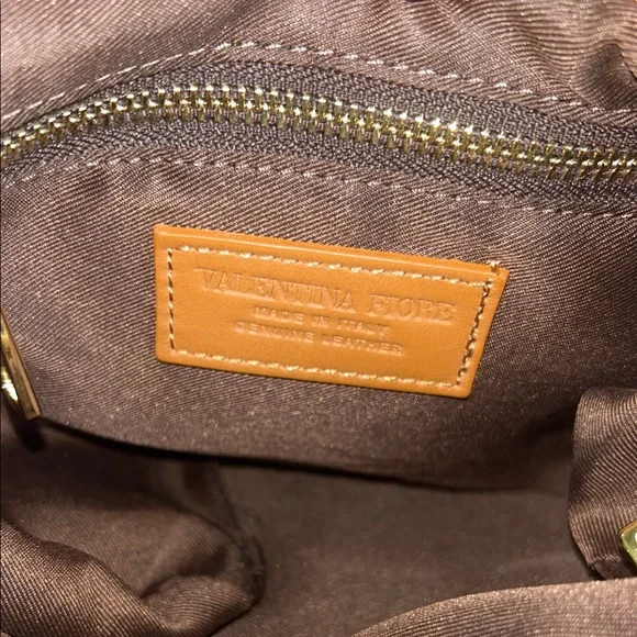Luxurious Brown Leather Satchel - Picture 11 of 11